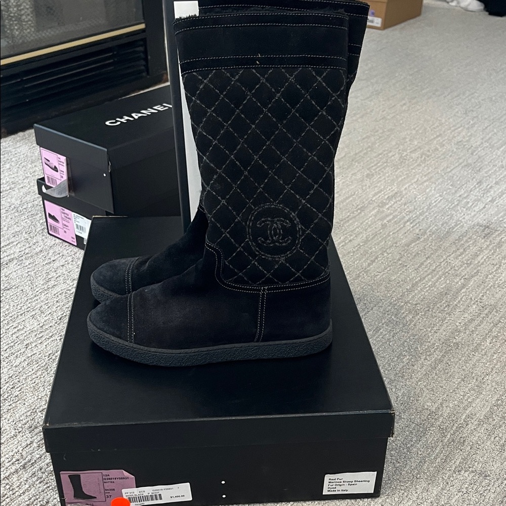 CHANEL Black Quilted Boots